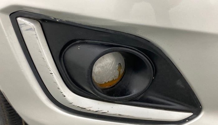 2017 Maruti Swift VXI, Petrol, Manual, 68,883 km, Right fog light - Not working