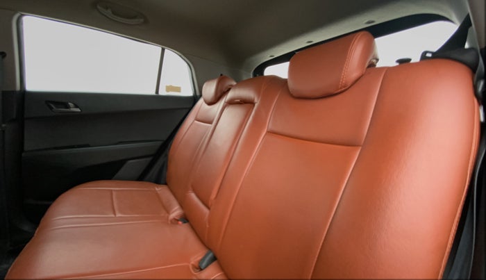 2017 Hyundai Creta 1.6 SX PLUS PETROL, Petrol, Manual, 94,711 km, Right Side Rear Door Cabin