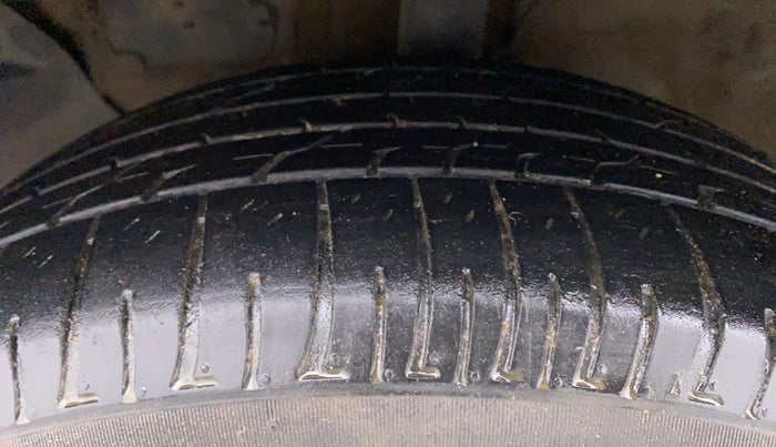2017 Hyundai Creta 1.6 SX PLUS PETROL, Petrol, Manual, 94,711 km, Left Front Tyre Tread