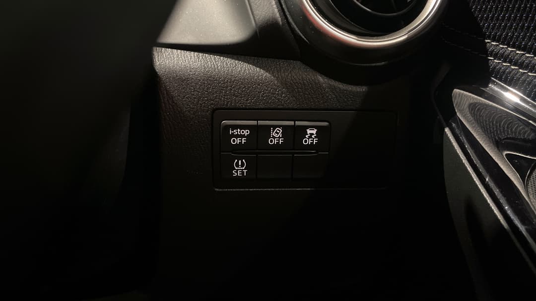 2022 Mazda Mazda2 G15 Evolve, Automatic, 20250 km, Utility Switches/Buttons