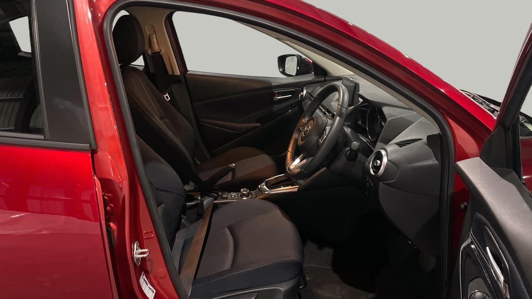 2022 Mazda Mazda2 G15 Evolve, Automatic, 20250 km, Right Side Front Door Cabin View