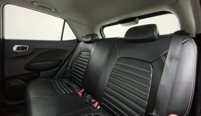 2020 Hyundai VENUE 1.0 TURBO GDI SX+ AT, CNG, Automatic, 65,424 km, Right Side Rear Door Cabin