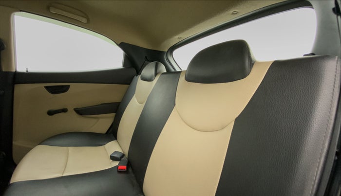 2014 Hyundai Eon ERA +, Petrol, Manual, 53,320 km, Right Side Rear Door Cabin