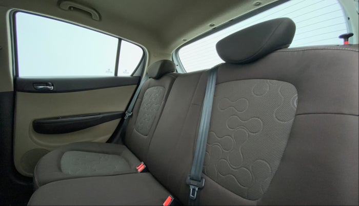 2010 Hyundai i20 MAGNA 1.2 VTVT, Petrol, Manual, 33,607 km, Right Side Rear Door Cabin