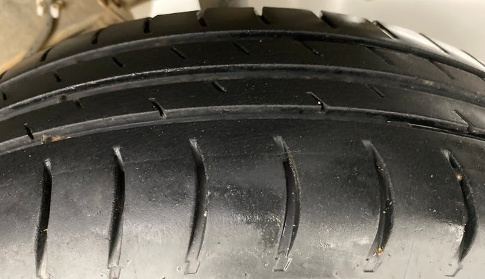 2016 Datsun Go Plus T, Petrol, Manual, 52,915 km, Left Rear Tyre Tread