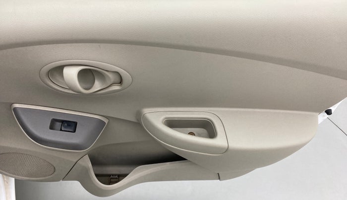 2016 Datsun Go Plus T, Petrol, Manual, 52,915 km, Driver Side Door Panels Control