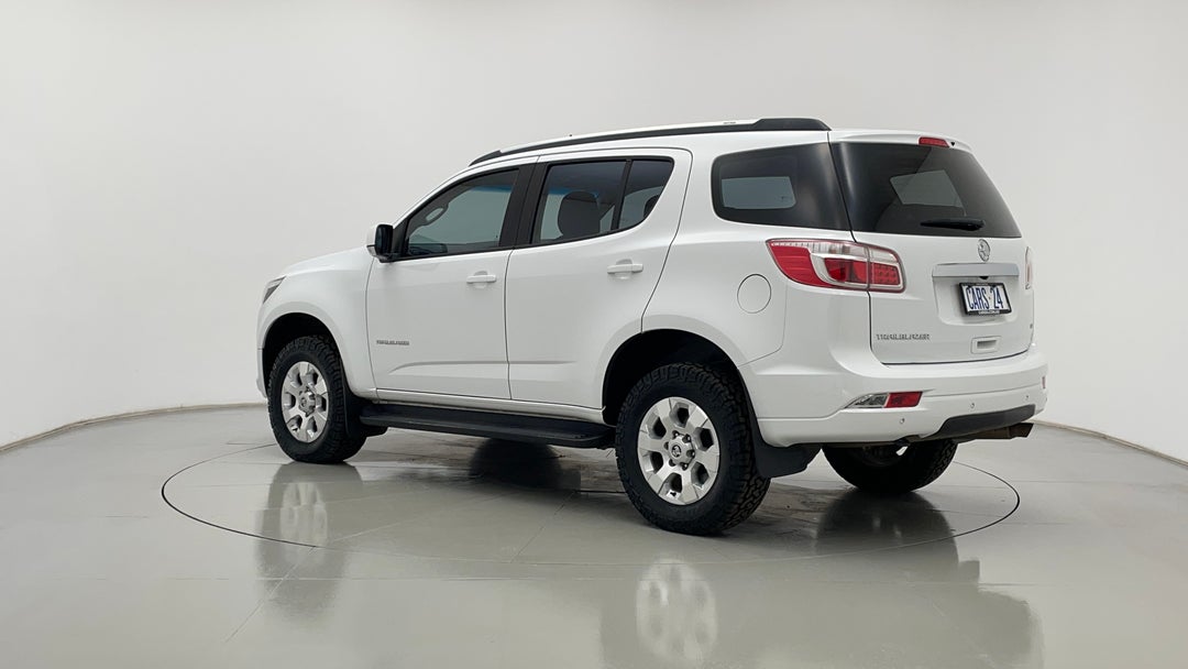 Left Back Diagonal (45- Degree) View