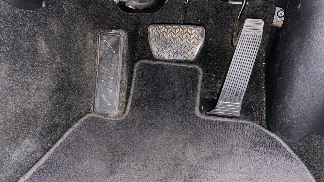 2022 Toyota Camry Ascent, Automatic, 48980 km, Pedals and Footmat