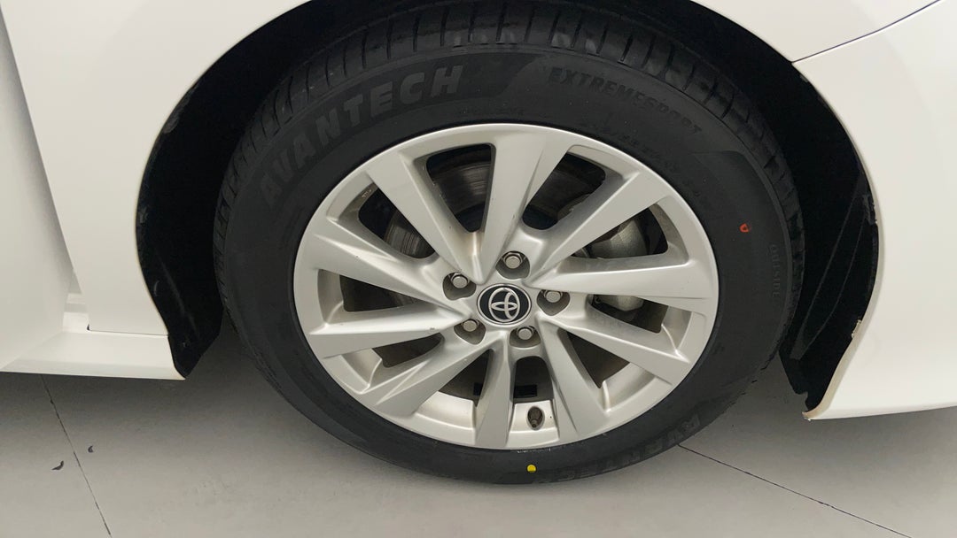 2022 Toyota Camry Ascent, Automatic, 48980 km, Right Front Wheel