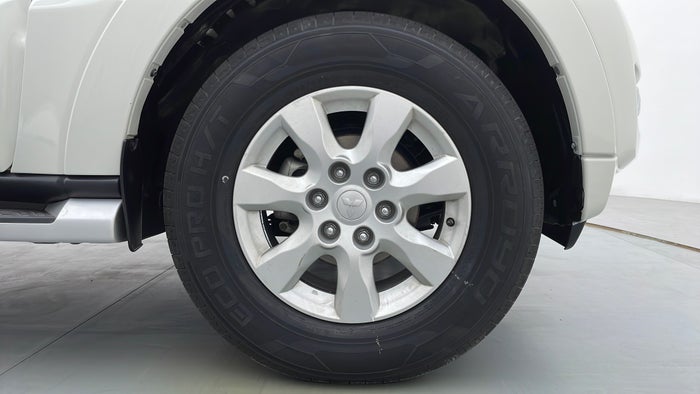 MITSUBISHI PAJERO-Right Front Tyre