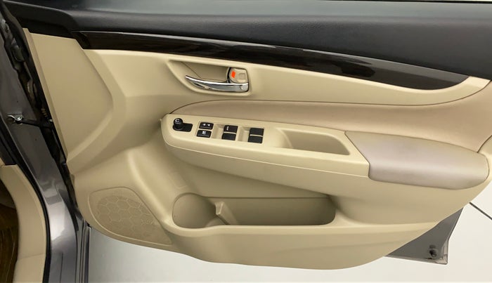 2015 Maruti Ciaz VXI PLUS, Petrol, Manual, 56,914 km, Driver Side Door Panels Control