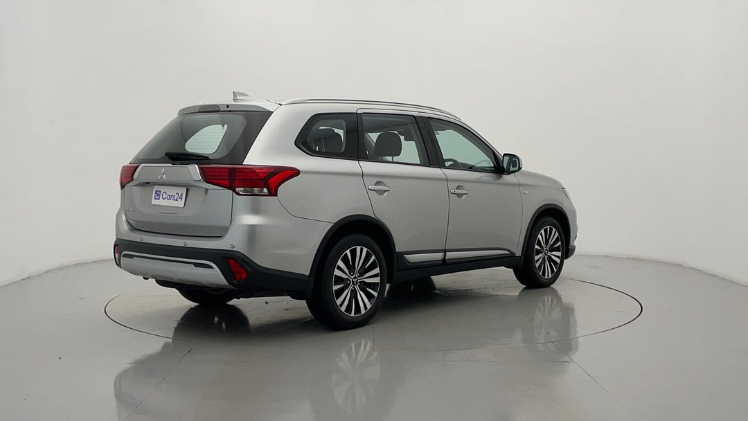 Right Back Diagonal (45- Degree) View