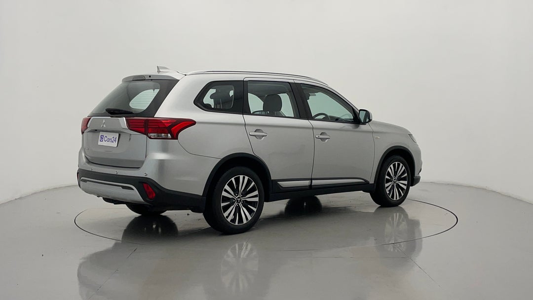 Right Back Diagonal (45- Degree) View