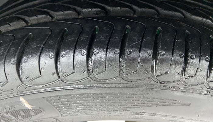 2018 Ford Ecosport 1.5 TITANIUM TI VCT, Petrol, Manual, 27,275 km, Left Front Tyre Tread