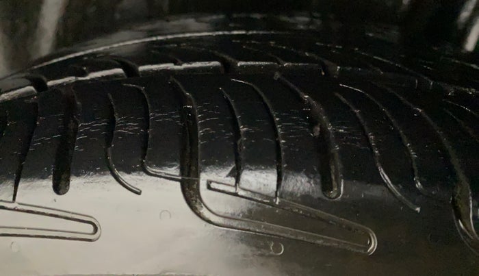 2018 Maruti Ciaz ZETA 1.4  AT PETROL, Petrol, Automatic, 85,512 km, Left Rear Tyre Tread