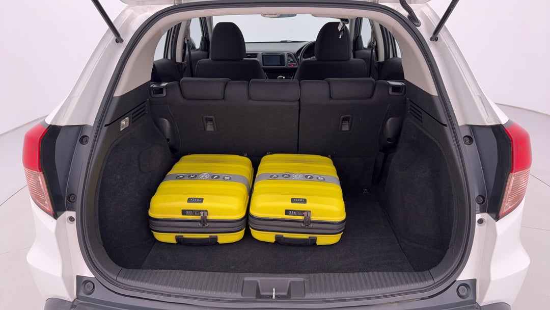 2016 Honda HR-V Vti, Automatic, 141718 km, Boot Inside View with Luggage