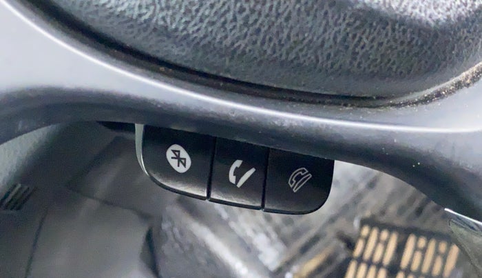 2018 Maruti Vitara Brezza VDI OPT, Diesel, Manual, 58,746 km, Steering wheel - Phone control not functional