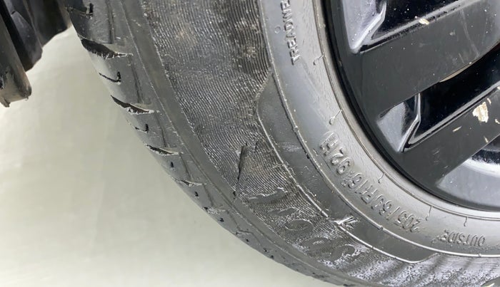 2018 Maruti Vitara Brezza VDI OPT, Diesel, Manual, 58,746 km, Left front tyre - Minor crack