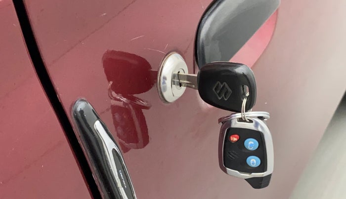 2017 Maruti Alto K10 VXI, Petrol, Manual, 17,167 km, Lock system - Central lock not working