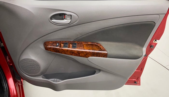 2011 Toyota Etios Liva V, Petrol, Manual, 27,013 km, Driver Side Door Panels Control