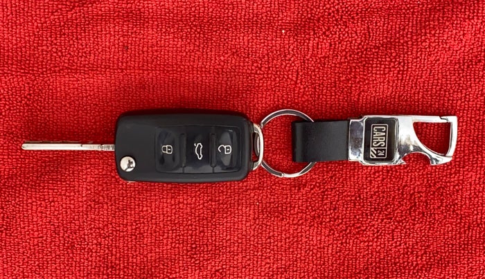 2018 Volkswagen Ameo COMFORTLINE 1.0, Petrol, Manual, 60,118 km, Key Close Up