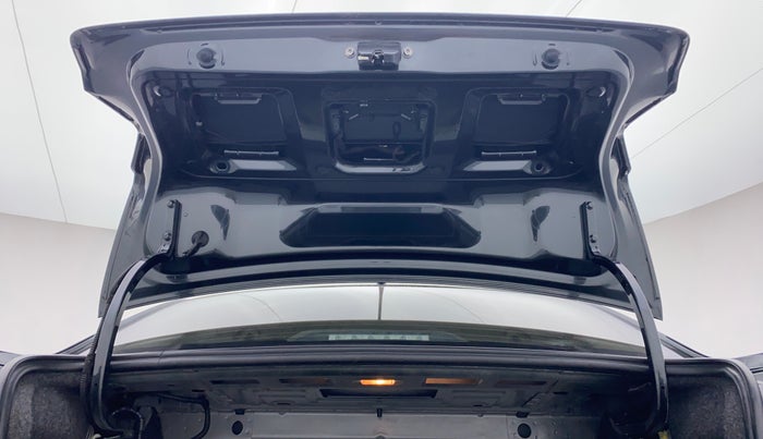 2018 Volkswagen Ameo COMFORTLINE 1.0, Petrol, Manual, 60,118 km, Boot Door Open