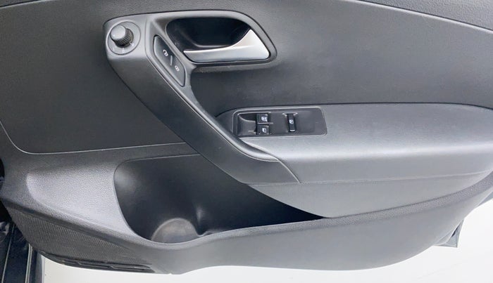 2018 Volkswagen Ameo COMFORTLINE 1.0, Petrol, Manual, 60,118 km, Driver Side Door Panels Control