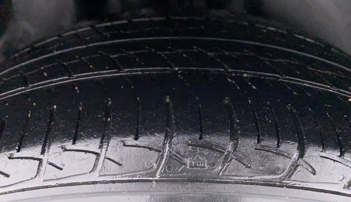 2018 Volkswagen Ameo COMFORTLINE 1.0, Petrol, Manual, 60,118 km, Right Rear Tyre Tread