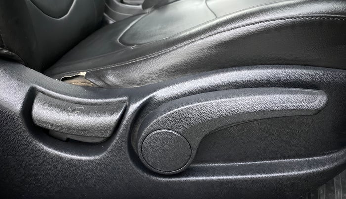 2018 Hyundai Creta 1.6 SX AT PETROL, Petrol, Automatic, 63,972 km, Driver Side Adjustment Panel