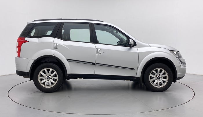 2016 Mahindra XUV500 W8 FWD AT, Diesel, Automatic, 69,471 km, Right Side View