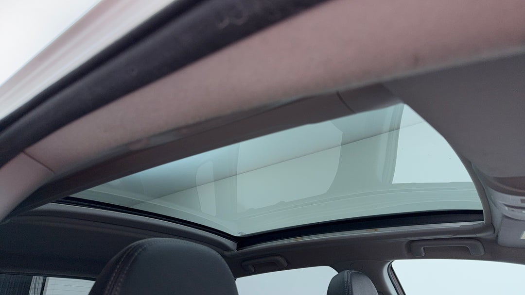 Interior Sunroof/Moonroof