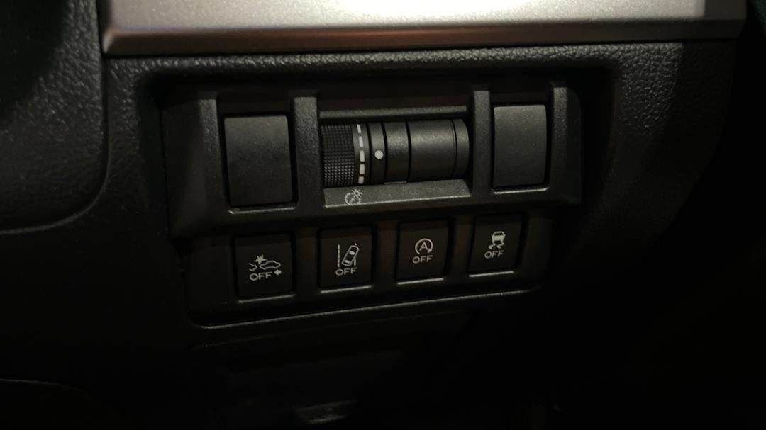 2017 Subaru Outback 2.5i  AWD, Automatic, 102900 km, Utility Switches/Buttons