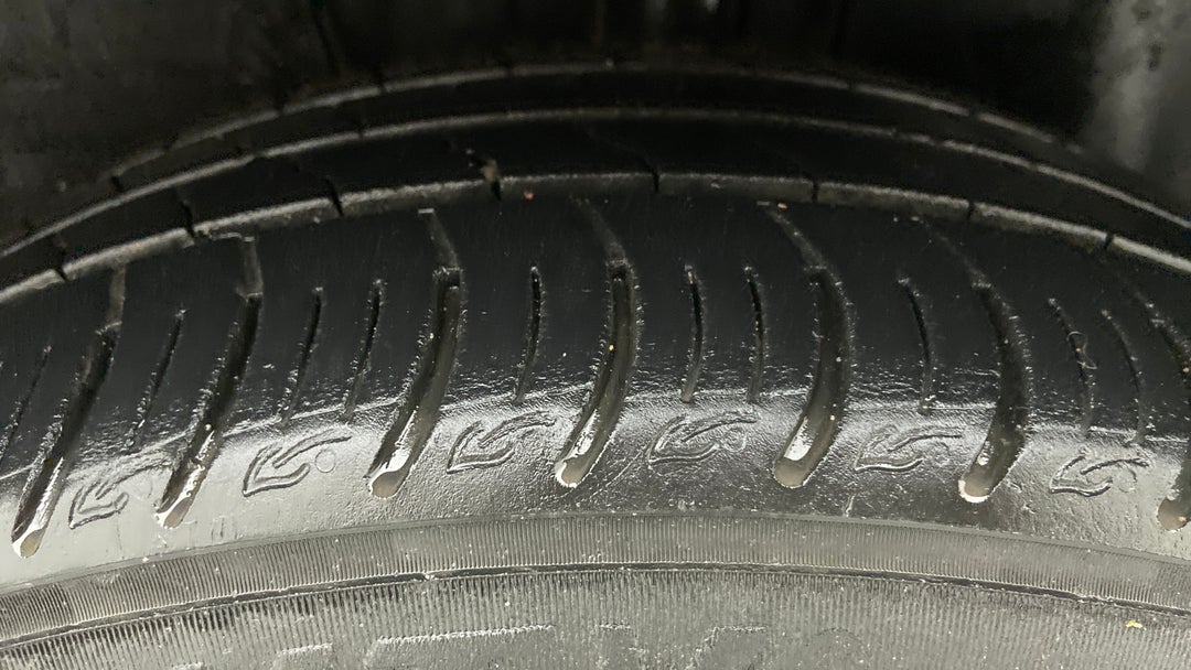 Left Rear Tyre Tread