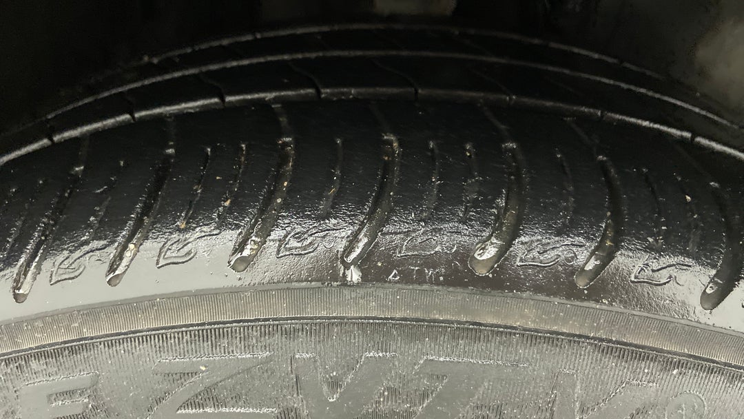 Right Front Tyre Tread
