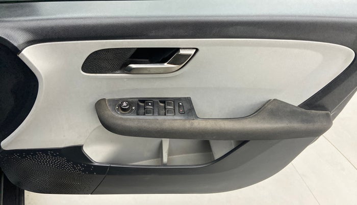 2020 Tata ALTROZ XZ 1.2, Petrol, Manual, 24,268 km, Driver Side Door Panels Control