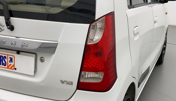 2014 Maruti Wagon R 1.0 VXI, Petrol, Manual, 99,572 km, Right tail light - Minor damage