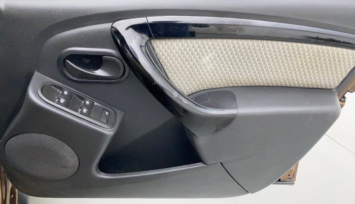 2015 Renault Duster 85 PS RXL, Diesel, Manual, 80,913 km, Driver Side Door Panels Control