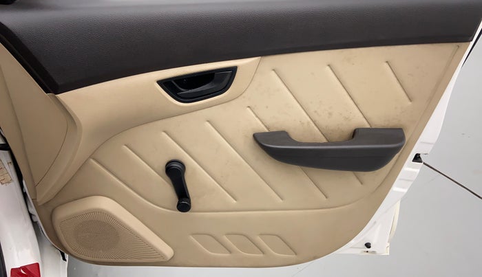 2016 Hyundai Eon D LITE PLUS(O), Petrol, Manual, 43,717 km, Driver Side Door Panels Control