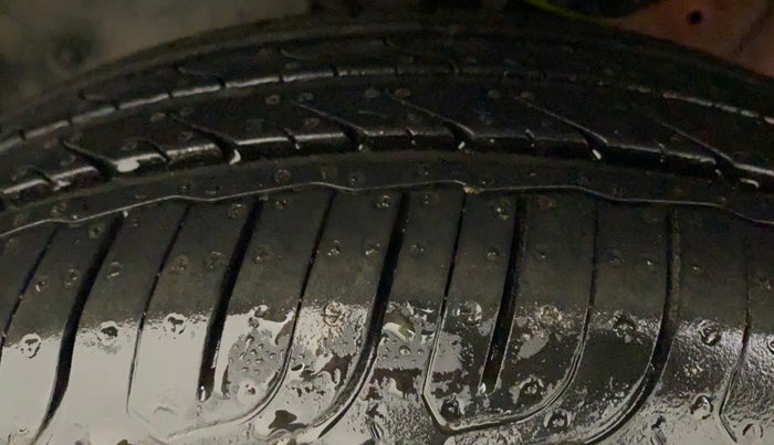 2017 Maruti IGNIS ZETA 1.2 AMT, Petrol, Automatic, 58,122 km, Left Front Tyre Tread