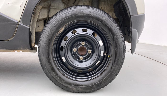 2016 Mahindra Kuv100 K6 5 STR, Petrol, Manual, 99,386 km, Left Rear Wheel
