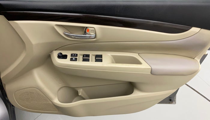 2016 Maruti Ciaz ZXI+, Petrol, Manual, 75,124 km, Driver Side Door Panels Control