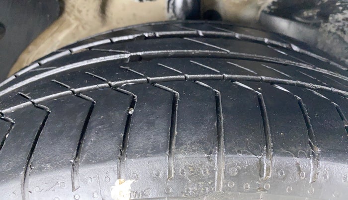 2019 MG HECTOR SUPER DIESEL, Diesel, Manual, 53,140 km, Right Front Tyre Tread