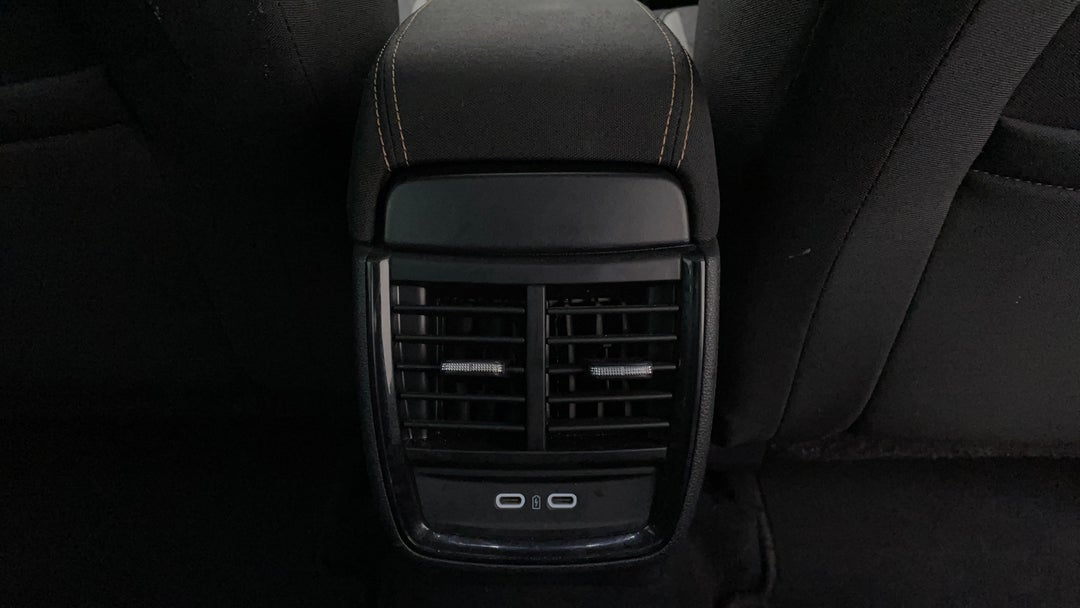 Rear A/C Vent