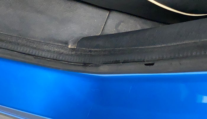 2018 Tata NEXON XM PETROL, Petrol, Manual, 1,01,823 km, Rear left door - Beading has minor damage