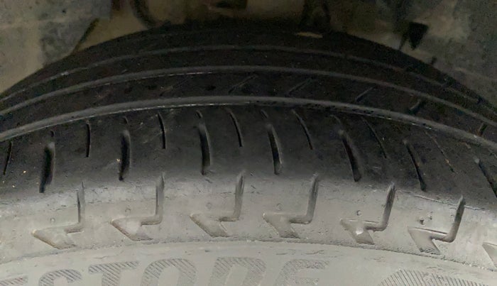 2018 Tata NEXON XM PETROL, Petrol, Manual, 1,01,823 km, Right Front Tyre Tread