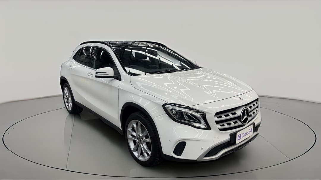 2019 Mercedes-benz GLA 180, Automatic, 41083 km, Right Front Diagonal (45- Degree) View