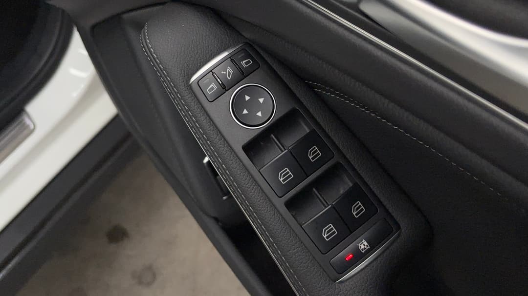 2019 Mercedes-benz GLA 180, Automatic, 41083 km, Drivers Side Door Panel Controls