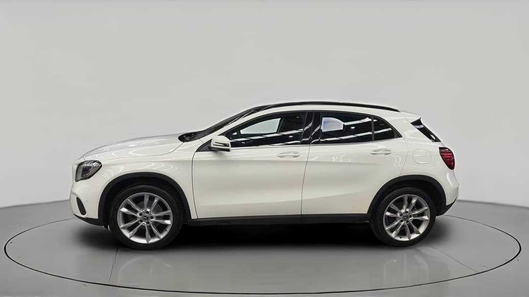 2019 Mercedes-benz GLA 180, Automatic, 41083 km, Left Side View