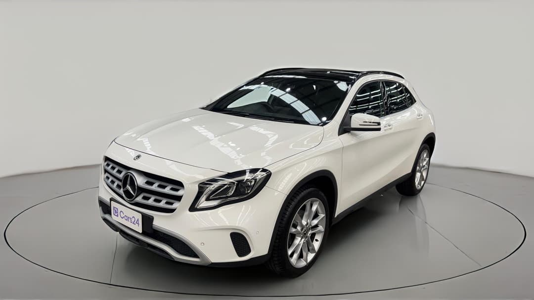 2019 Mercedes-benz GLA 180, Automatic, 41083 km, Left Front Diagonal (45- Degree) View