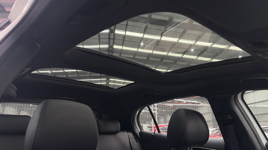 2019 Mercedes-benz GLA 180, Automatic, 41083 km, Interior Sunroof/Moonroof